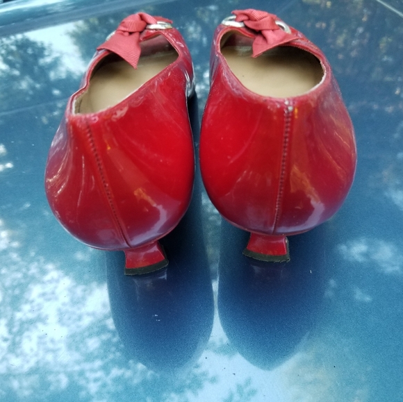 Size 10.5 Shiny Red High Heel Shoes Stuart Weiztman Leather Peep Toe Bow Ladies - Picture 8 of 12
